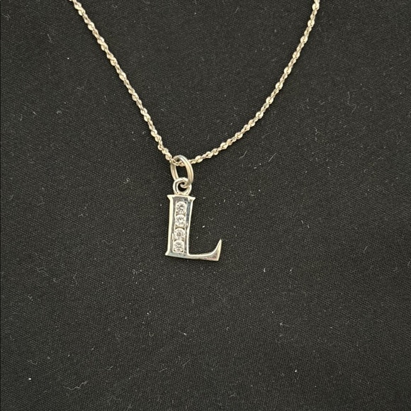 18” Sterling Silver Initial 'L' Pendant Necklace - Picture 5 of 6